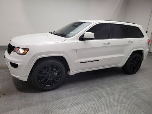 Used 2019 Jeep Grand Cherokee Altitude RWD image 2