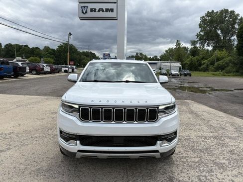 Used 2022 Jeep Wagoneer Series II AWD/4WD image 2