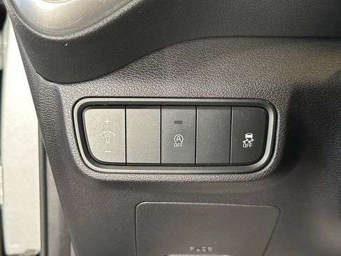 Used 2020 Kia Soul LX FWD image 18