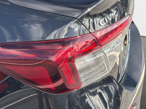 Used 2025 Honda Civic Sport image 15