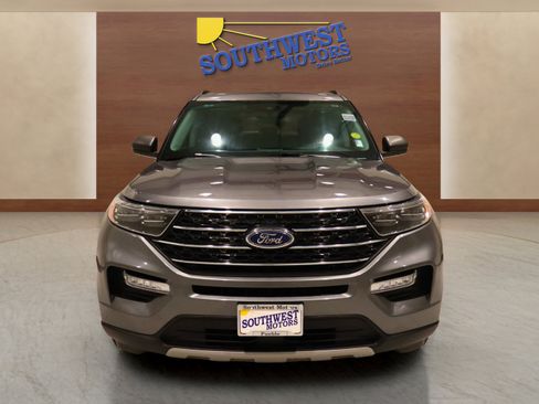 Used 2024 Ford Explorer XLT w/ Equipment Group 202A image 6
