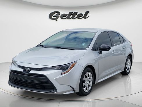 Used 2024 Toyota Corolla LE image 1