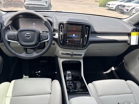 New 2026 Volvo XC40 B5 Plus w/ Protection Package Premier image 25