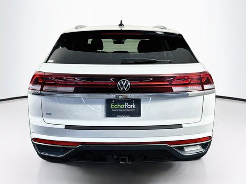 Used 2025 Volkswagen Atlas Cross Sport SE FWD image 7