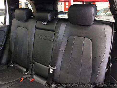 Used 2021 Mercedes-Benz GLB 250 4MATIC image 29
