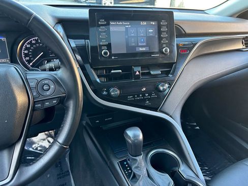 Used 2022 Toyota Camry SE w/ Convenience Package FWD image 22