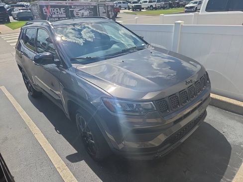 Used 2023 Jeep Compass Latitude w/ Sun and Sound Group AWD/4WD image 1