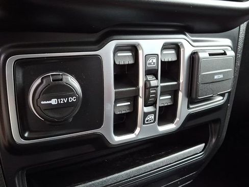 Used 2022 Jeep Wrangler Unlimited Sport AWD/4WD image 23