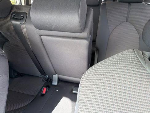 Used 2024 Toyota Highlander LE image 24