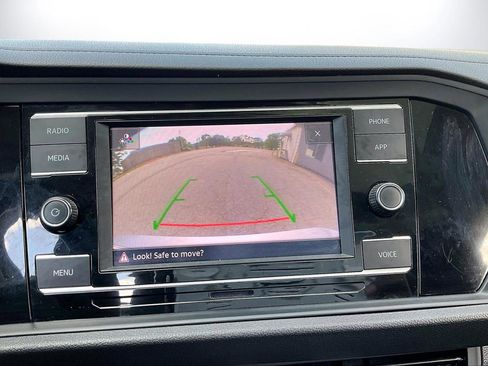 Used 2024 Volkswagen Jetta SE FWD image 14