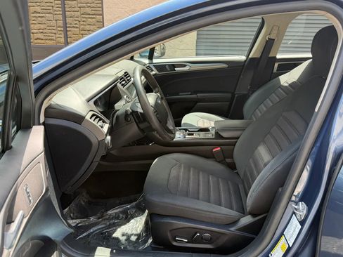 Used 2018 Ford Fusion SE w/ Fusion SE Technology Package FWD image 22