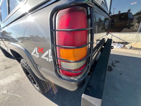 Used 2001 GMC Sierra 1500 SLE w/ Convenience Plus Group image 8