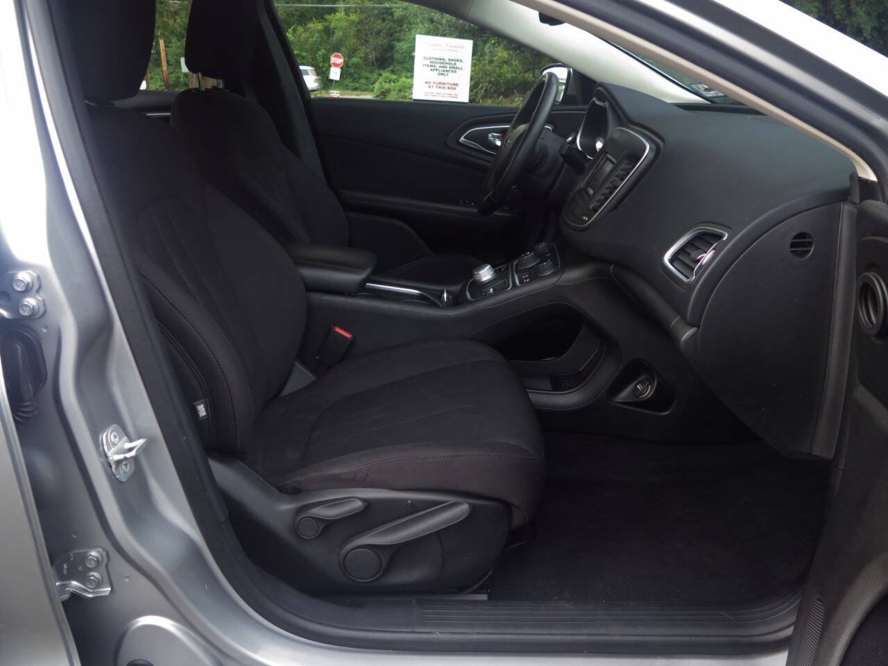 Used 2015 Chrysler 200 Limited w/ Convenience Group FWD image 18