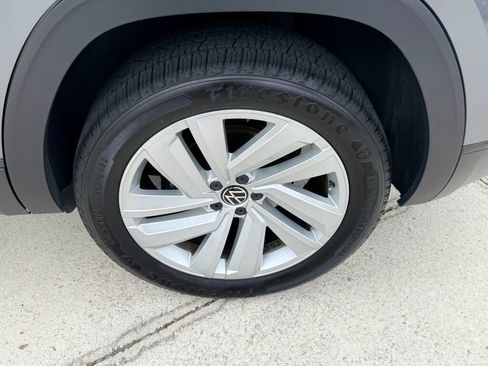 Used 2022 Volkswagen Atlas Cross Sport SE image 9