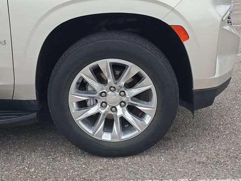 Used 2021 Chevrolet Suburban Premier image 36