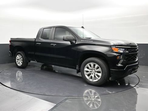 Used 2023 Chevrolet Silverado 1500 Custom image 7