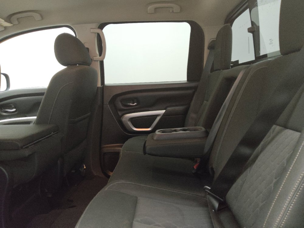 Used 2017 Nissan Titan SV AWD/4WD image 18