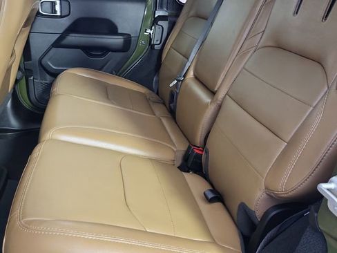 Used 2022 Jeep Wrangler Unlimited Sahara w/ Cold Weather Group AWD/4WD image 13