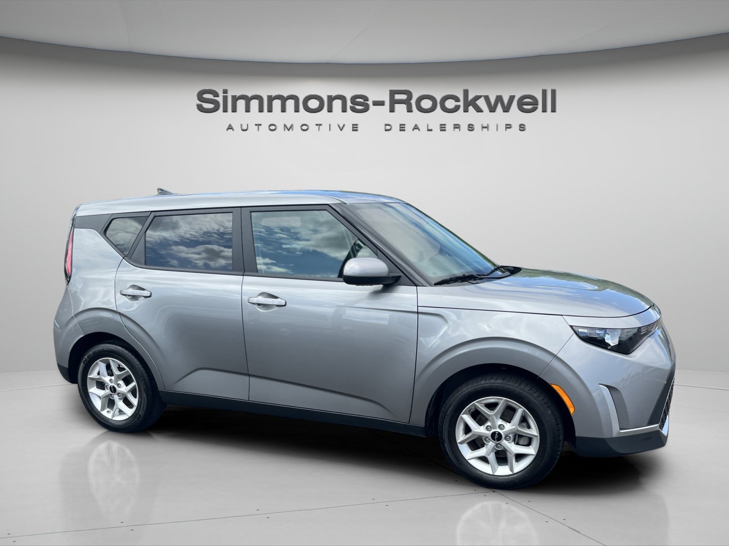Used 2025 Kia Soul LX w/ LX Technology Package FWD image 7