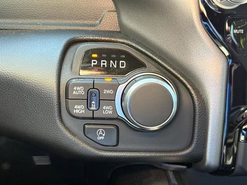Used 2025 RAM 1500 Big Horn AWD/4WD image 16