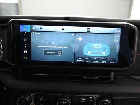 Used 2024 Jeep Wrangler Unlimited Rubicon image 13