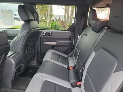 Used 2023 Ford Bronco Black Diamond image 12