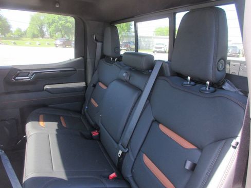 New 2026 GMC Sierra 1500 AT4 w/ AT4 Premium Package AWD/4WD image 17