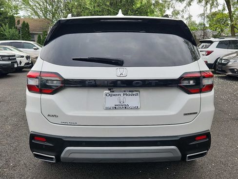 Certified 2023 Honda Pilot Touring image 5