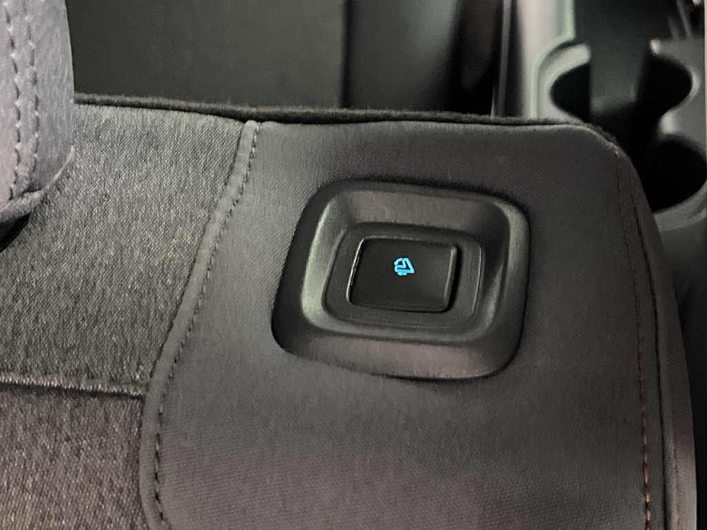 Used 2025 Ford Expedition Active RWD image 19