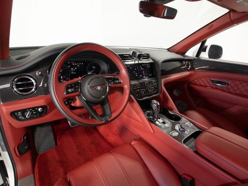 Used 2022 Bentley Bentayga image 5