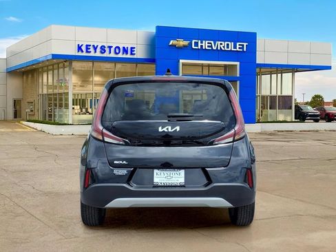 Used 2025 Kia Soul LX w/ LX Technology Package FWD image 6