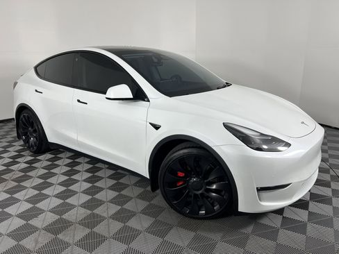 Used 2022 Tesla Model Y Performance AWD/4WD image 2