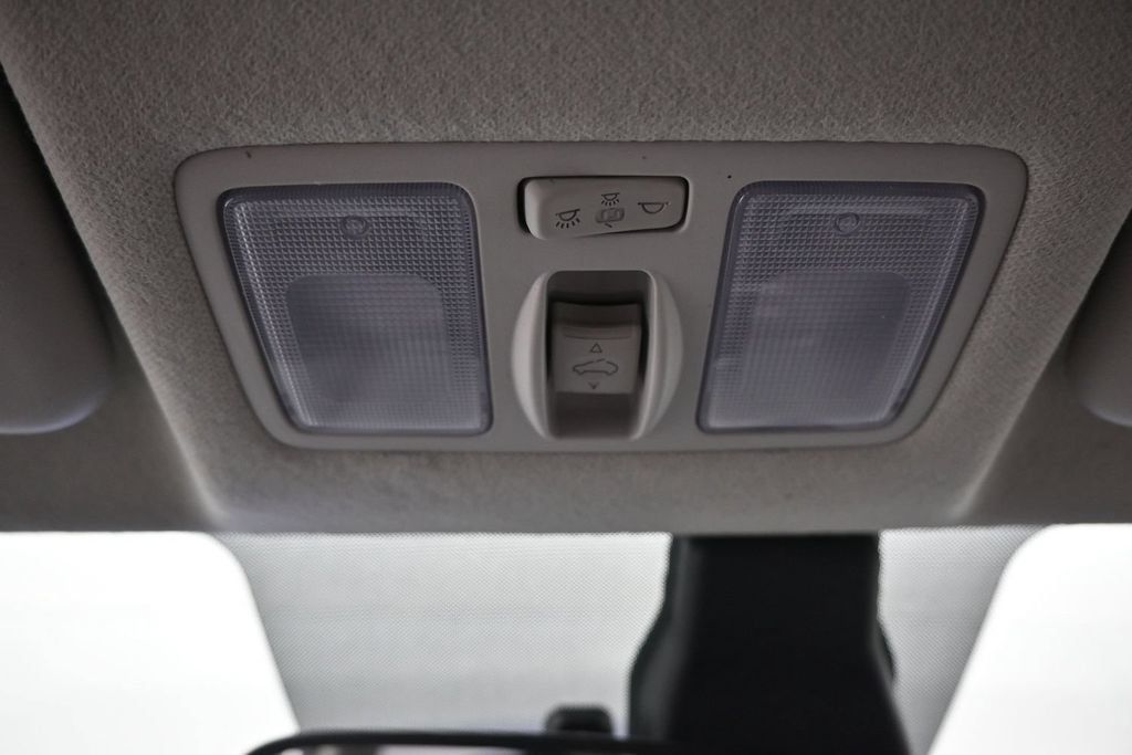 Used 2024 Hyundai Venue SEL FWD image 33