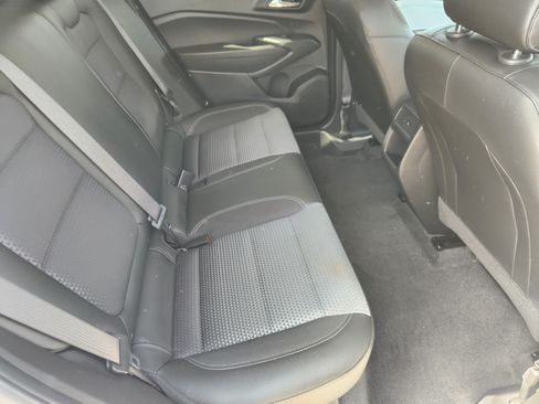 Used 2025 Chevrolet Trax LT FWD image 31