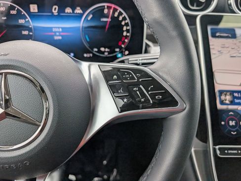 Used 2025 Mercedes-Benz GLC 350e 4MATIC image 27