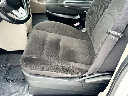 Used 2017 Dodge Grand Caravan SE w/ Power Window Group image 16