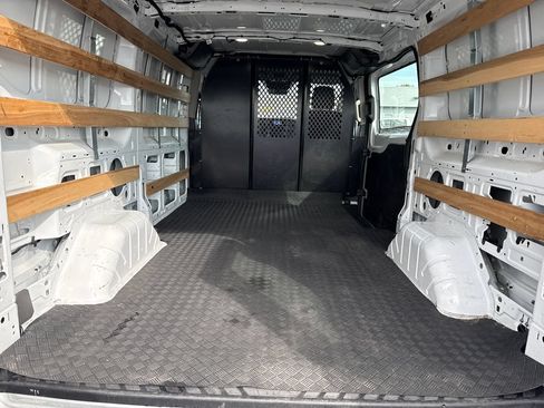 Used 2025 Ford Transit 250 Low Roof w/ Exterior Upgrade Package RWD image 15