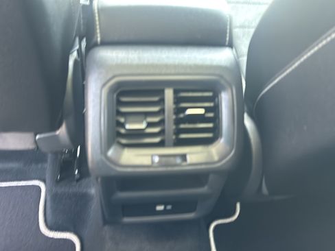 Used 2023 Volkswagen Taos SE w/ Panoramic Sunroof Package AWD/4WD image 16