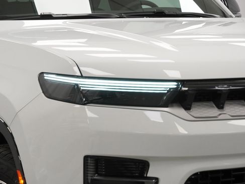 New 2026 Jeep Grand Wagoneer image 5