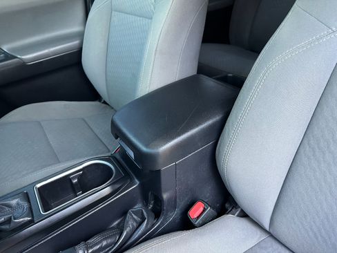 Used 2020 Toyota Tacoma SR5 image 38