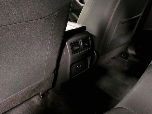 Used 2023 Nissan Rogue SV image 27