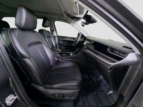 Used 2022 Jeep Grand Cherokee Limited 4xe image 31