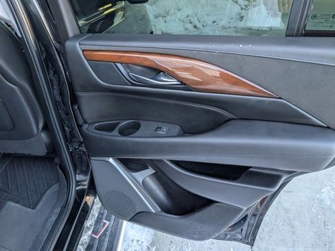 Used 2020 Cadillac Escalade Premium Luxury image 31