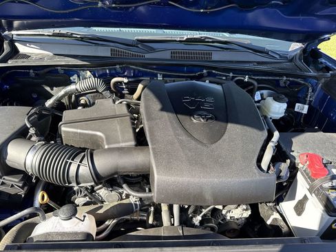 Used 2022 Toyota Tacoma SR5 image 33