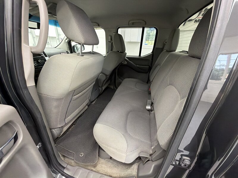 Used 2013 Nissan Frontier SV w/ SV Value Truck Pkg AWD/4WD image 12