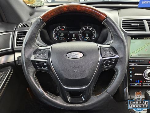 Used 2018 Ford Explorer Platinum AWD/4WD image 30