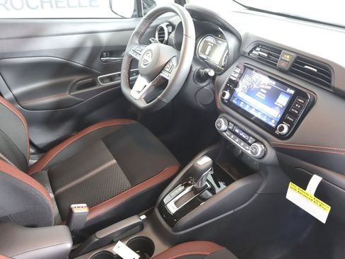 Certified 2025 Nissan Versa SR w/ Trunk Package image 24