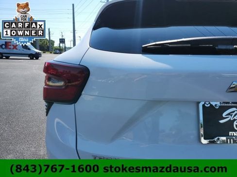 Used 2024 Chevrolet Trax LT w/ Sunroof Package FWD image 27
