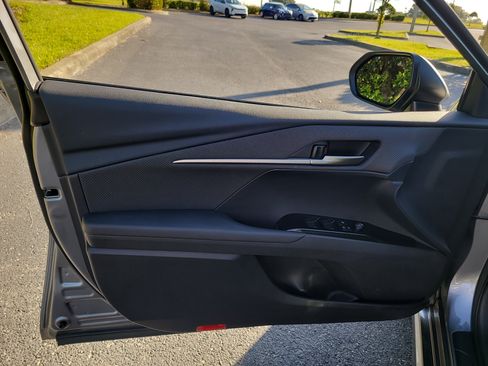Certified 2025 Toyota Camry SE FWD image 15