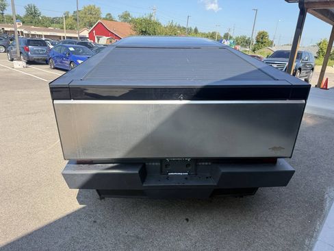 Used 2024 Tesla Cybertruck Cyberbeast AWD/4WD image 10